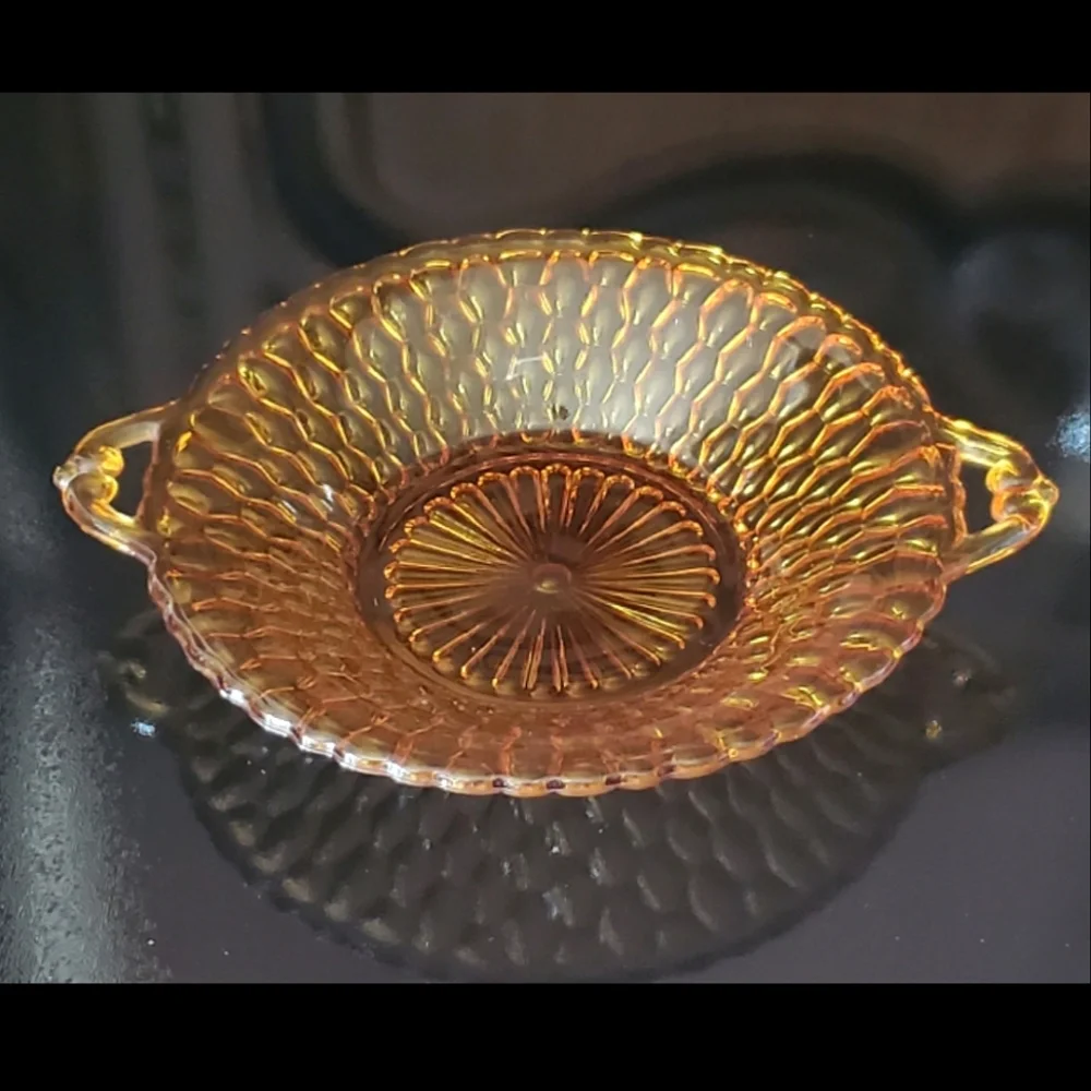 Vntg "Honeycomb Amber" 2 Handled Dish by Indiana Glass - Picture 4 of 9